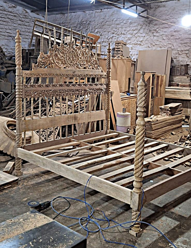 Marco de cama de madera maciza tallada a mano con espiral Kabak