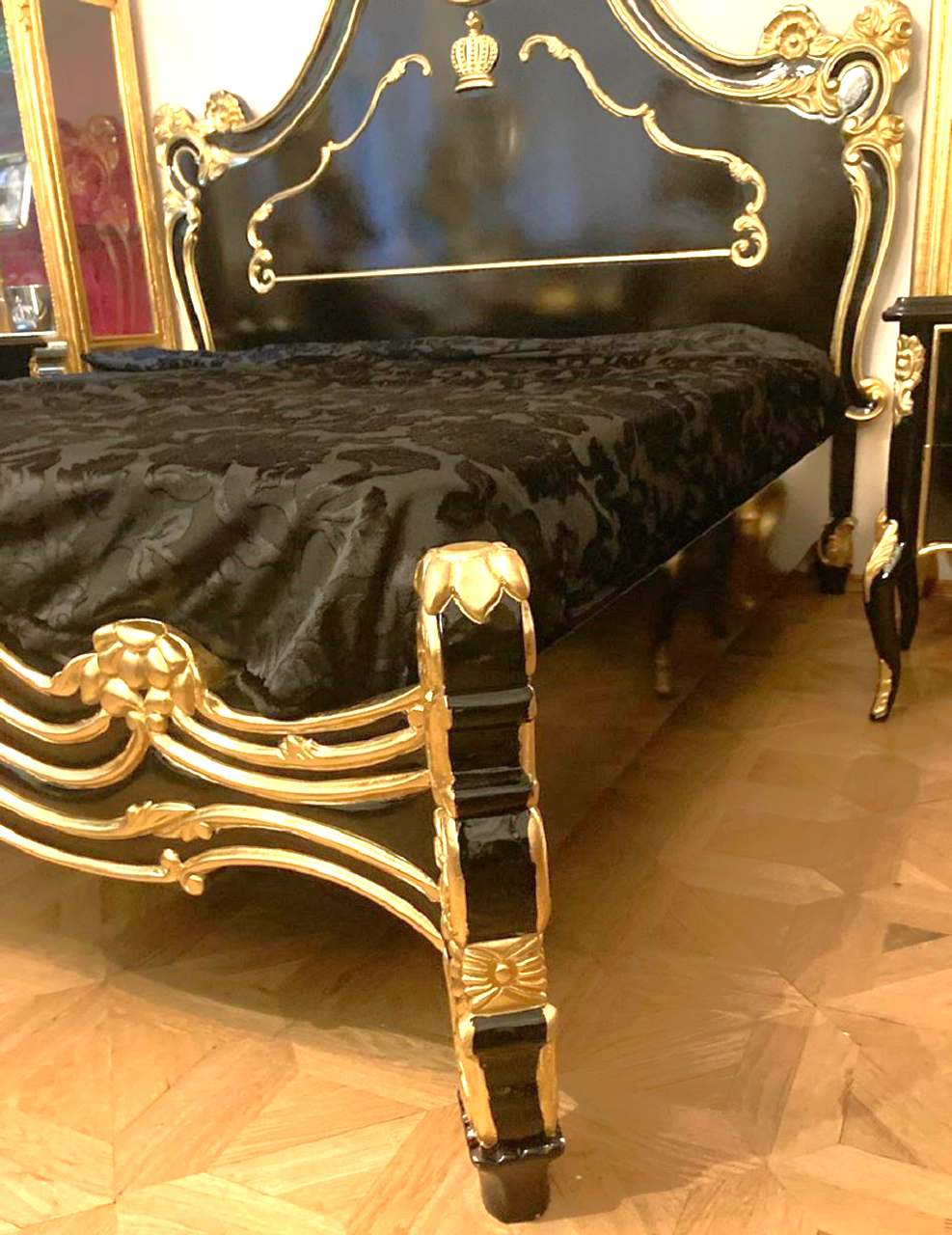 Prince Hand Carved Solid Wooden Firenze Bed