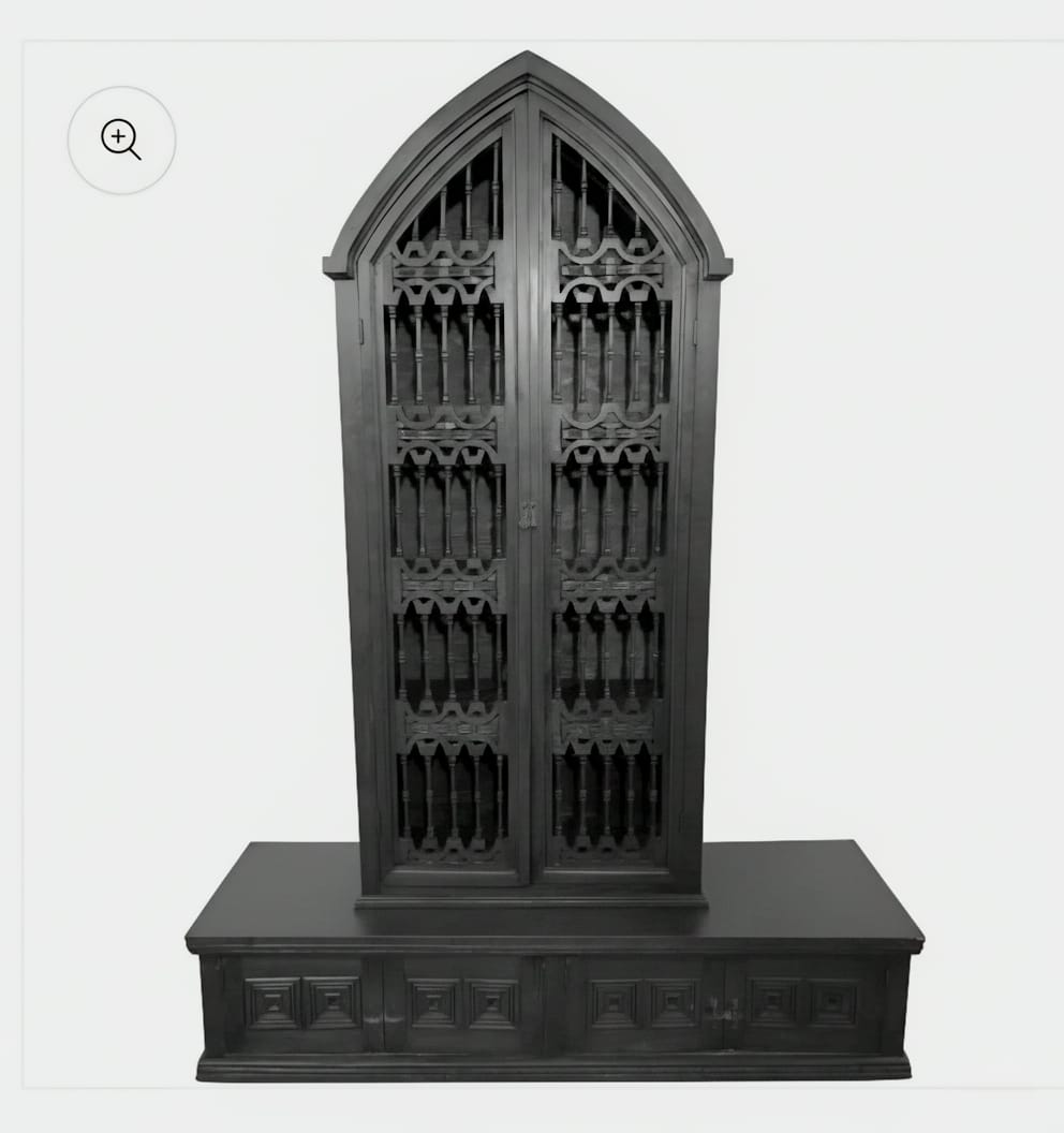 Magnífico juego de estantería de estilo gótico de madera maciza tallada a mano.