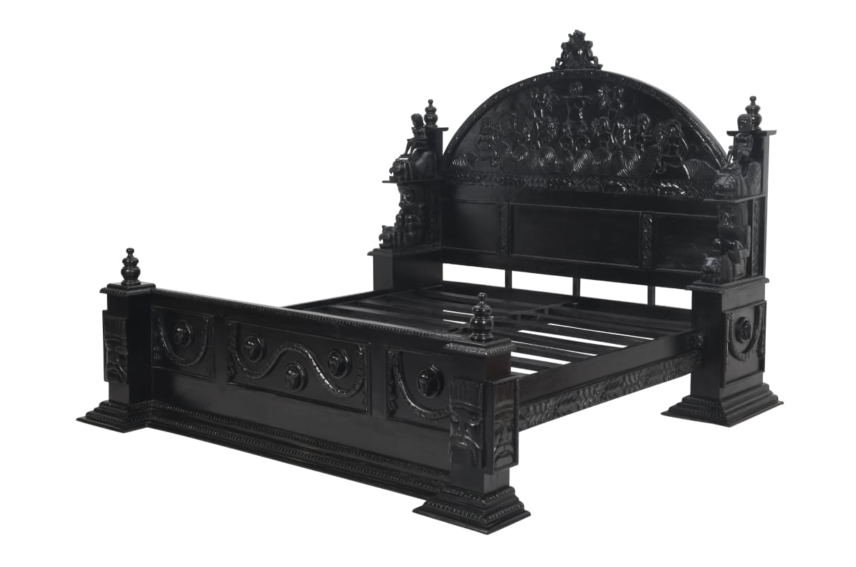 Daze Hand Carved Gothic Bed, Size: California King, Black, image size:1232x816