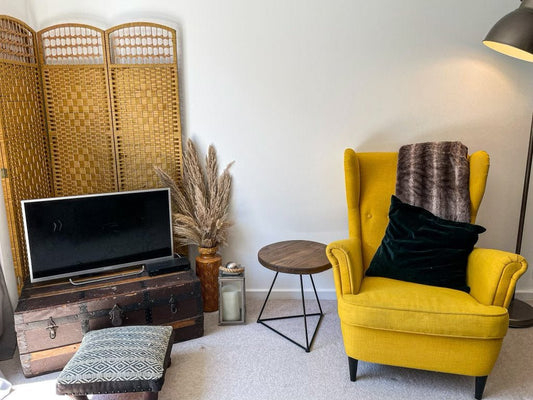 ERMITA Industrial Rustic Round Side Table – handcrafted solid wood furniture