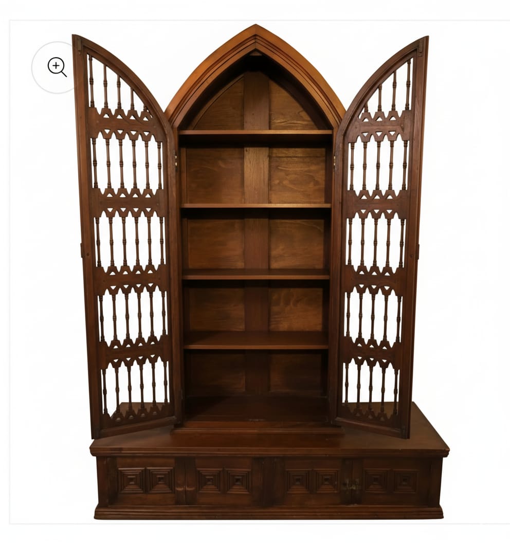 Magnífico juego de estantería de estilo gótico de madera maciza tallada a mano.