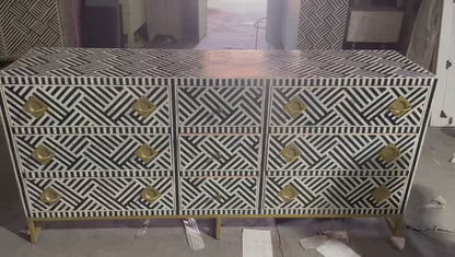 Cómoda de cajón hecha a mano con incrustaciones de hueso color blanco y negro con 9 cajones