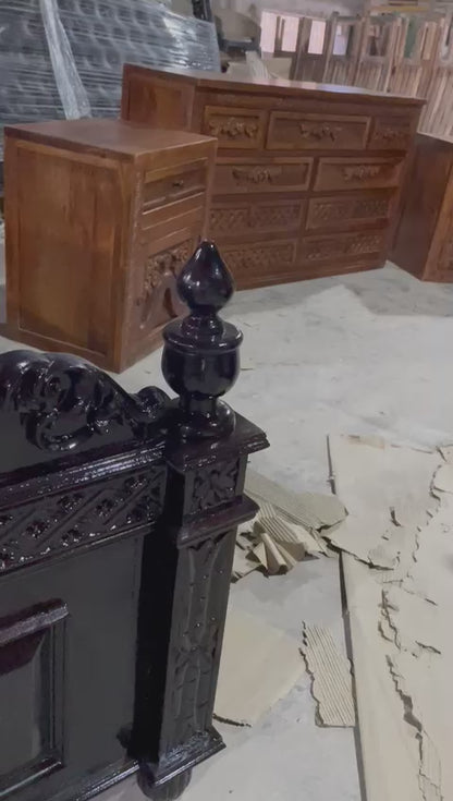 Lion Head Hand Carved Elegant Design Gothic Style Platform Bed