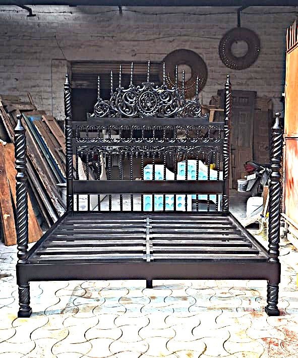 Spiral Kabak Hand Carved Solid Wooden Platform Bed by Hibashi Furniture – handcrafted solid wood furniture made in India