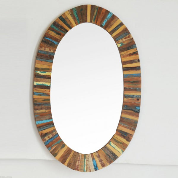 Marco de espejo ovalado de madera recuperada