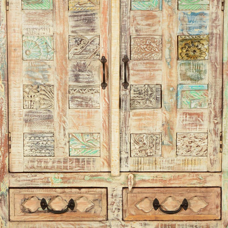 Gabinete alto con cajones de madera de mango envejecido con patrones tallados a mano Flora